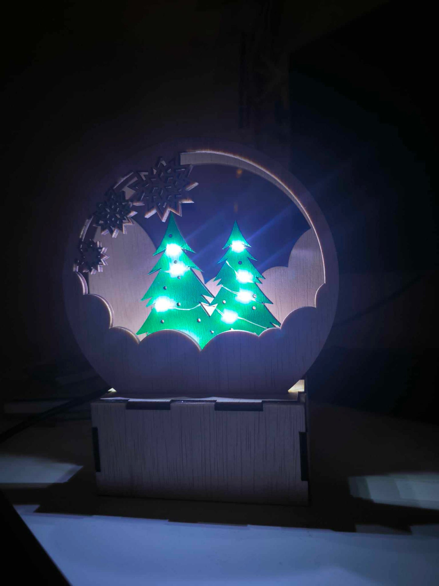 Glob de Zăpadă cu lumină LED din lemn