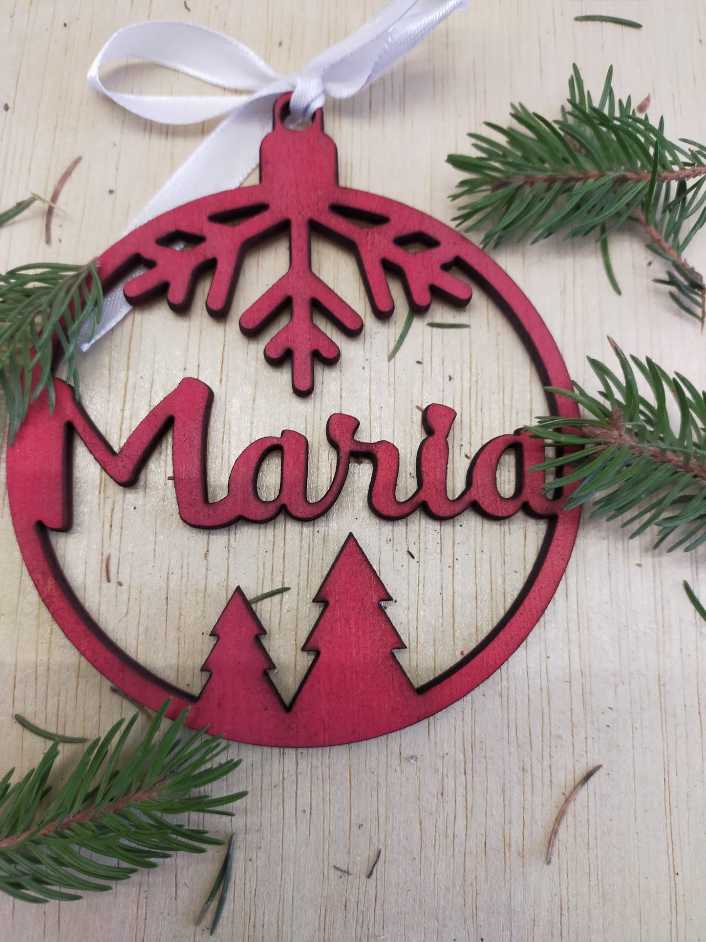 Ornament brad tip glob personalizat cu nume